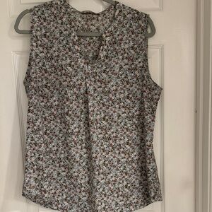Chic Floral Sleeveless Blouse